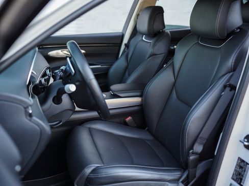 Used 2023 Genesis GV70 2.5T Select image 23