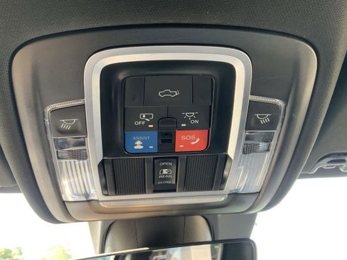 Used 2022 RAM 1500 Laramie AWD/4WD image 53