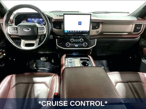 Used 2024 Ford Expedition Limited AWD/4WD image 10