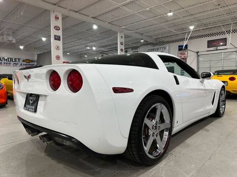 Used 2007 Chevrolet Corvette Coupe w/ Preferred Equipment Group RWD image 4