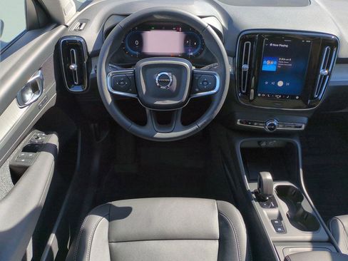 New 2025 Volvo XC40 B5 Core w/ Protection Package Premier image 15