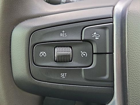 Used 2023 GMC Yukon SLT image 19