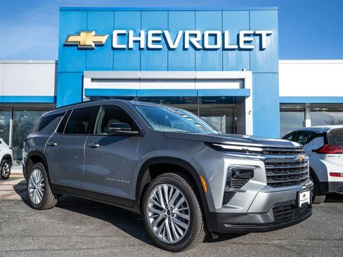 New 2026 Chevrolet Traverse LT image 1