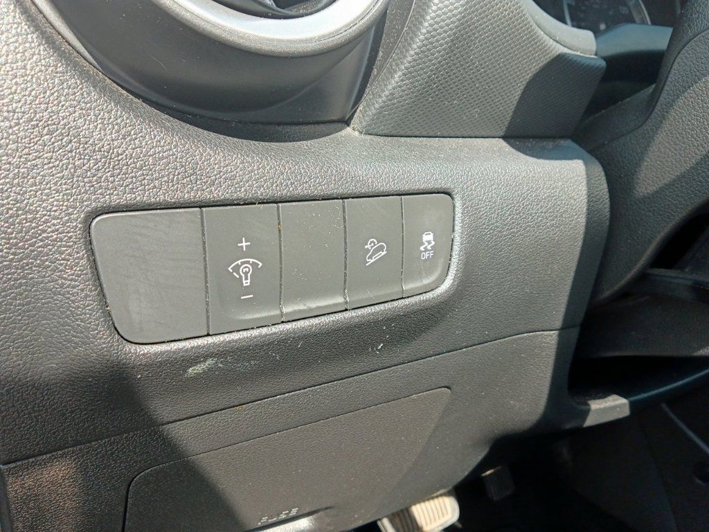 Used 2023 Hyundai Kona SEL w/ Convenience Package FWD image 12