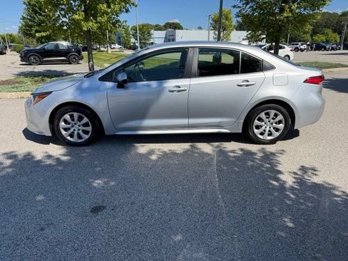 Used 2020 Toyota Corolla LE FWD image 8