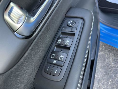 New 2026 Chrysler Pacifica Select image 15