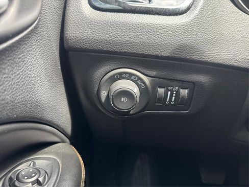 Used 2019 Jeep Compass Limited w/ Safety & Security Group AWD/4WD image 16