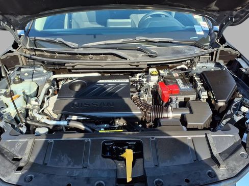 Used 2024 Nissan Rogue SV FWD image 4