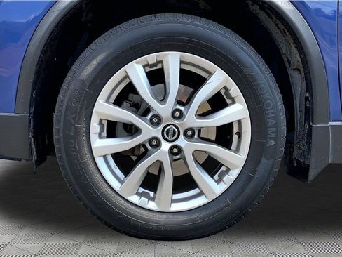 Used 2020 Nissan Rogue SV FWD image 21