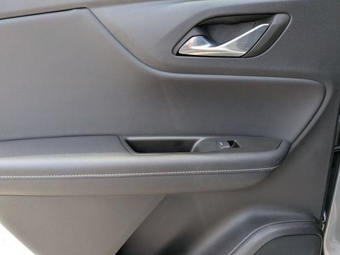 Used 2025 Chevrolet Blazer LT FWD image 26