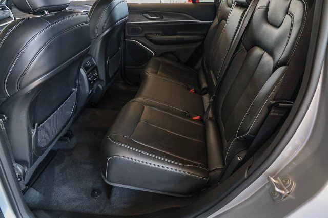 Used 2022 Jeep Grand Cherokee Limited RWD image 31
