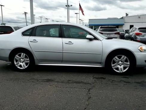 Used 2014 Chevrolet Impala LT w/ LT Sunroof Package FWD image 9