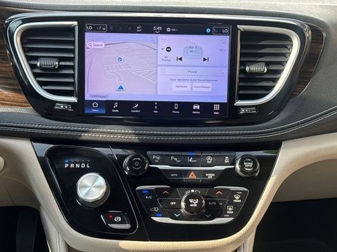 Used 2021 Chrysler Pacifica Limited w/ Premium & Safety Sphere Group AWD/4WD image 21