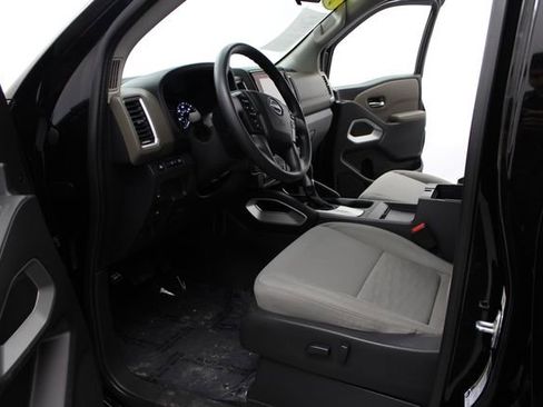 Used 2022 Nissan Frontier SV w/ Technology Package AWD/4WD image 17