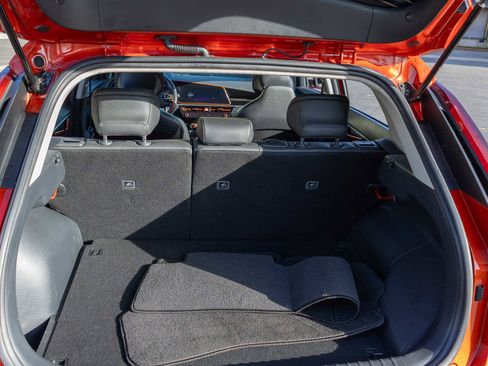 Used 2023 Kia Niro EX image 18