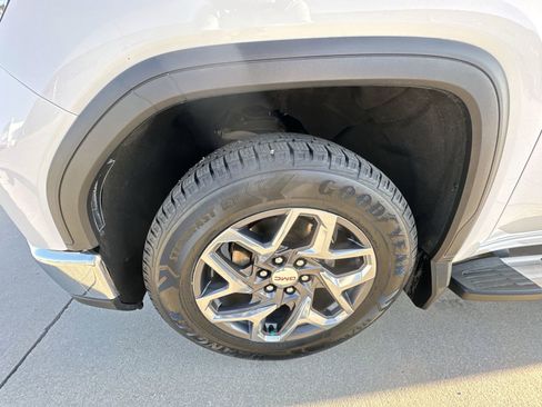 Used 2022 GMC Sierra 1500 SLT w/ SLT Premium Plus Package image 33