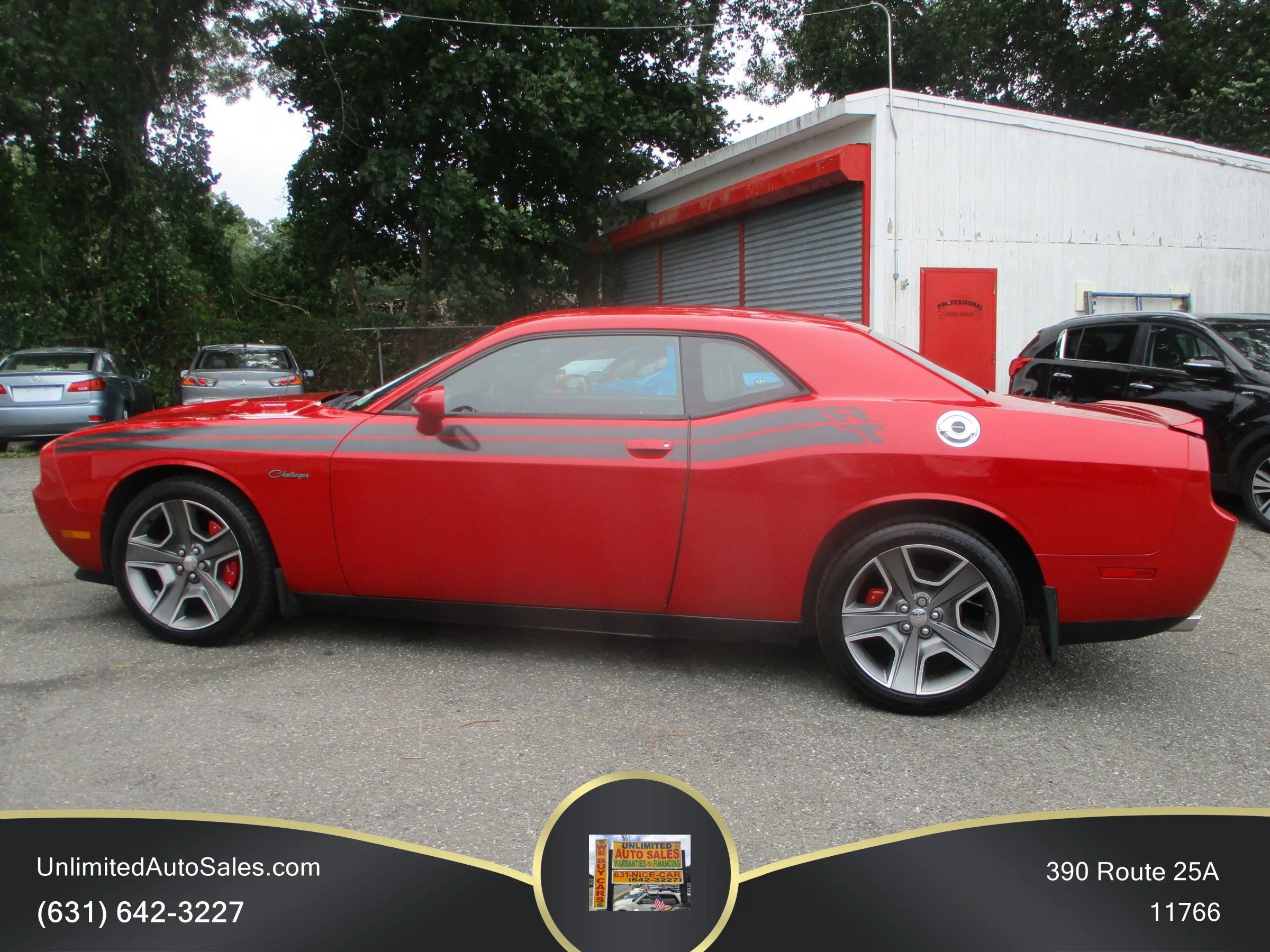 Used 2012 Dodge Challenger R/T RWD image 5