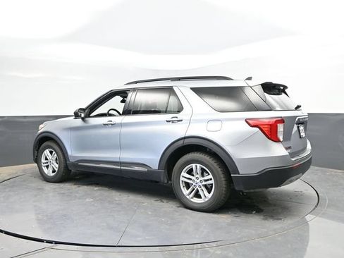 Used 2024 Ford Explorer XLT w/ Equipment Group 202A AWD/4WD image 10