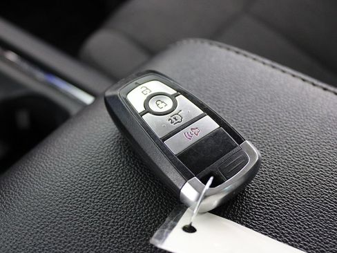 Used 2024 Ford Expedition XLT RWD image 17