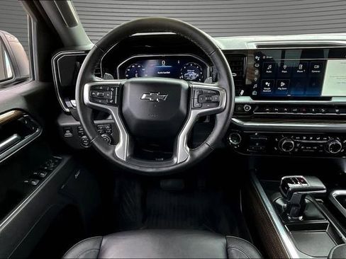 Used 2025 Chevrolet Silverado 1500 LT Trail Boss w/ LT Trail Boss Premium Package AWD/4WD image 9