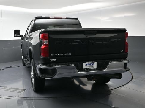 Used 2021 Chevrolet Silverado 2500 LT w/ Convenience Package AWD/4WD image 8