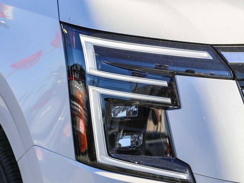 New 2026 Nissan Armada SV image 5