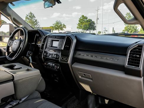 Used 2018 Ford F250 XLT AWD/4WD image 10
