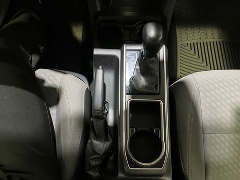 Certified 2022 Toyota Tacoma SR5 AWD/4WD image 21