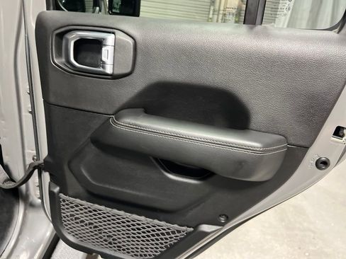 Used 2021 Jeep Wrangler Unlimited Sahara w/ Uconnect 4C Nav & Sound Group AWD/4WD image 12