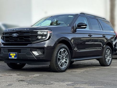New 2026 Ford Expedition Active AWD/4WD image 8