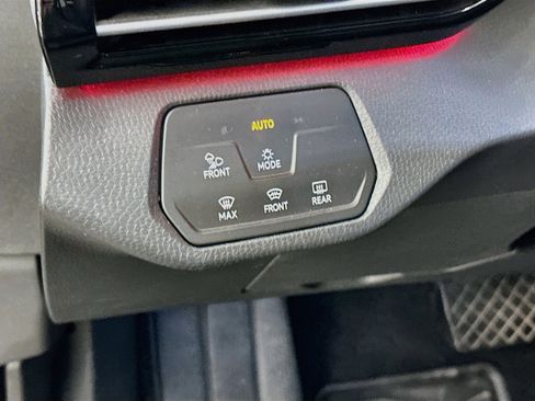 Used 2023 Volkswagen ID.4 Pro S AWD/4WD image 17
