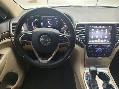 Used 2017 Jeep Grand Cherokee Limited w/ Luxury Group II image 22