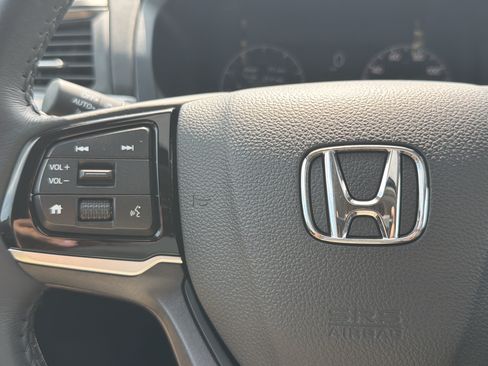 Used 2025 Honda Odyssey EX-L image 9