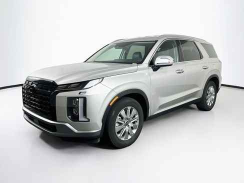 Used 2025 Hyundai Palisade SEL FWD image 3