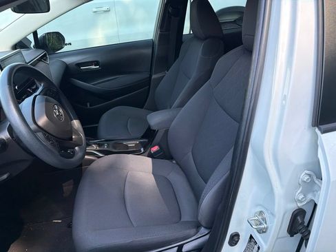 Used 2020 Toyota Corolla LE FWD image 11