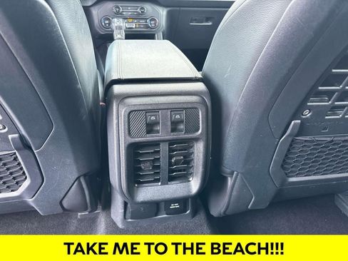 Used 2025 Ford Bronco Badlands AWD/4WD image 13