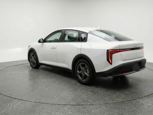 Used 2025 Kia K4 FWD image 5