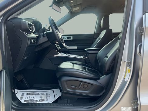 Certified 2023 Ford Explorer XLT w/ Equipment Group 202A AWD/4WD image 11