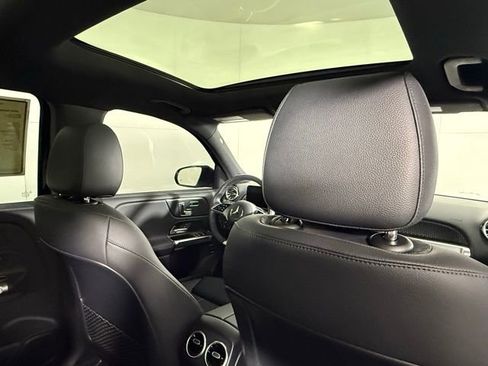 Used 2024 Mercedes-Benz EQB 250+ image 28