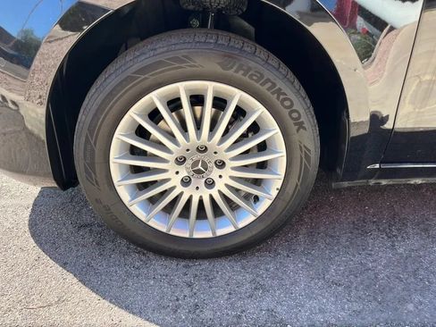 Used 2019 Mercedes-Benz Metris Passenger image 19