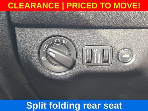 Used 2017 Dodge Challenger SXT RWD image 18