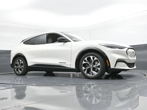 Used 2023 Ford Mustang Mach-E Premium image 20