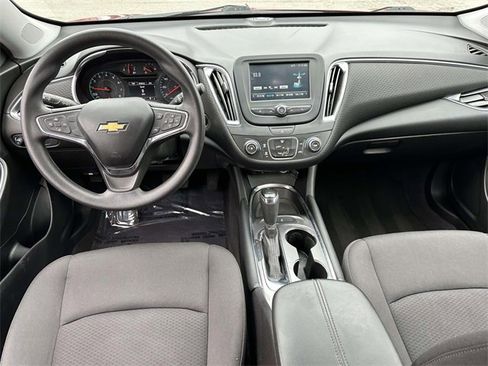 Used 2018 Chevrolet Malibu LT image 14