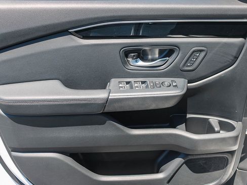 Used 2025 Honda Pilot EX-L image 21