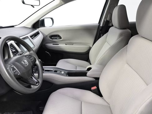 Used 2018 Honda HR-V EX image 10