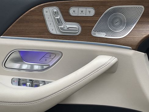 Certified 2025 Mercedes-Benz GLS 450 4MATIC w/ AMG Line Exterior image 19