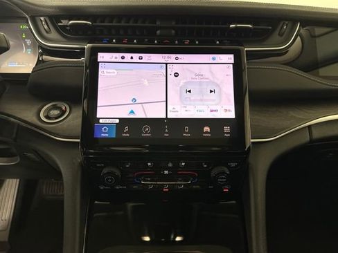 Used 2023 Jeep Grand Cherokee 4WD 4xe w/ Luxury Tech Group II image 21