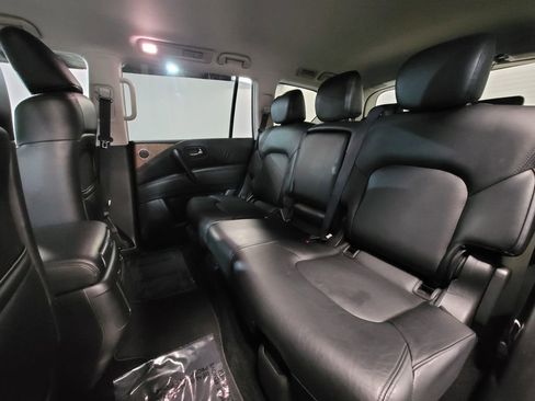 Used 2024 Nissan Armada SL image 11