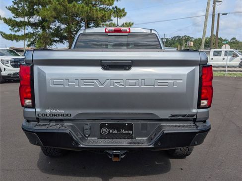 Used 2024 Chevrolet Colorado ZR2 w/ ZR2 Convenience Package III AWD/4WD image 4