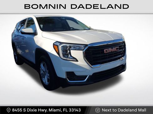 Used 2022 GMC Terrain SLE image 2